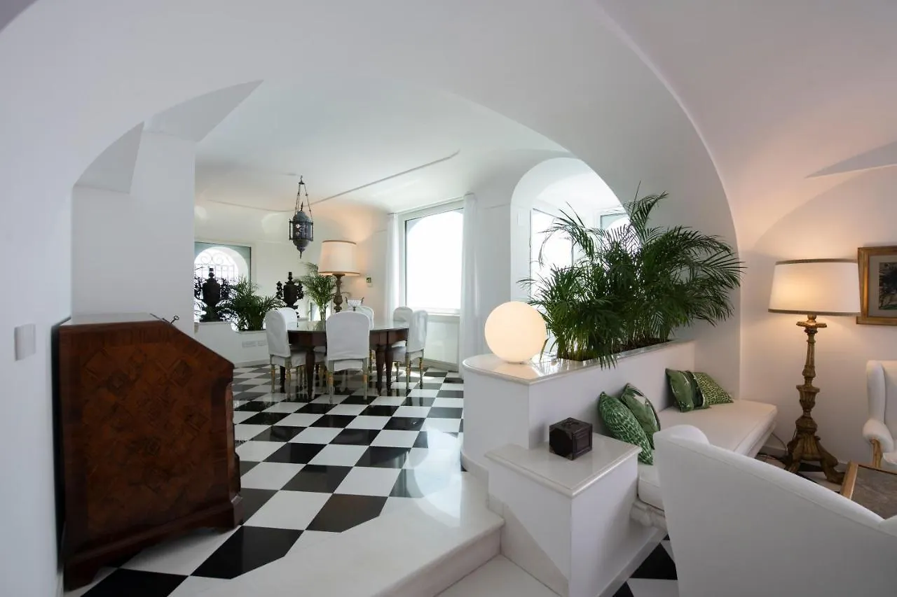 Palazzo Don Salvatore アマルフィ 0*,